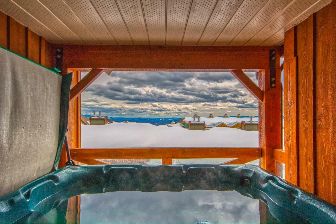 3 Bedroom 3 Bath Ski In Ski Out With Private Hot Tub Big White Ski Resort Exterior photo